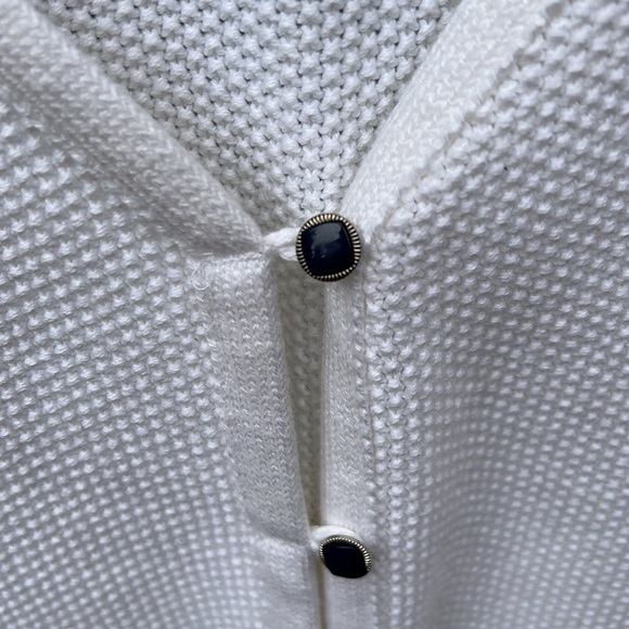 The perfect cropped knit - Picture 5 of 9